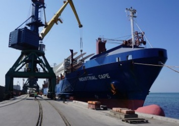 Бердянский порт впервые в своей истории принял уникальный груз от General Electric (фото)