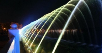 В Тернополе открыли самый длинный в Украине фонтан