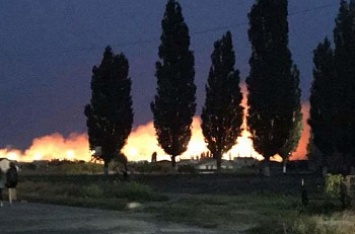 В Бердянске в микрорайоне Колония масштабный пожар