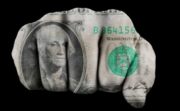 Курс валют на 30 августа: доллар неукротимый