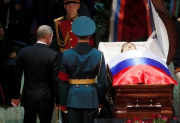 Как прошла церемония прощания с Кобзоном в Москве. Фоторепортаж