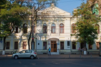 Новый виток скандала в Одесской музыкальной академии: Ученый совет ВУЗа «заклеймил позором» подозреваемую в коррупции