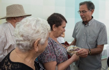 Переживших Холокост, проживающих в Сдероте и окрестностях, поздравили с Рош Ха-Шана