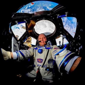 Олег Артемьев показал с борта МКС космодром Французской Гвианы