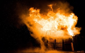 В Черновицкой области молнии вызвали пожары