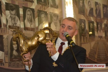 На приеме в честь Дня города мэру Сенкевичу подарили лошадь. ФОТОРЕПОРТАЖ