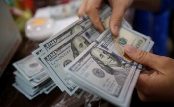 Будет прибавлять в день по несколько копеек: эксперт раскрыл правду о «взвинчивании» курса доллара