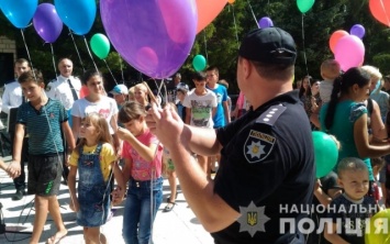 Ювенальные полицейские посетили приехавших на оздоровление в Скадовске детей