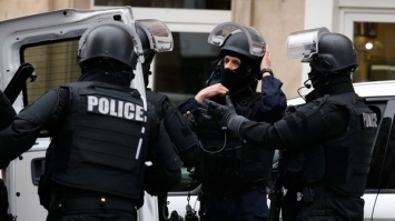 В Париже иностранец ударил ножом семерых прохожих