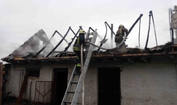 В Белоцерковском районе пожарные спасали хозпостройку и заготовленное сено