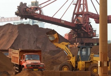 В Китае упали цены на сталь и руду