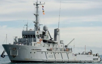 В Астралии семейная пара купила военный корабль (фото)