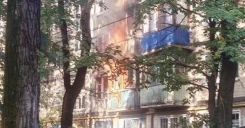 В жилом доме в Киеве прогремел взрыв и начался пожар (ФОТО)