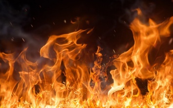 В Днепровском районе на пожаре пострадала женщина, пытавшаяся самостоятельно потушить огонь