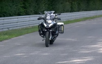 BMW представила беспилотный мотоцикл на видео