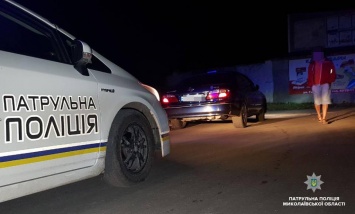 В Ингульском районе Николаева пьяный водитель такси попытался сбежать от патрульных