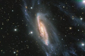 Астрономы получили снимок галактики из созвездия Чаши