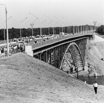 Как строился арочный мост в Запорожье (ФОТО)