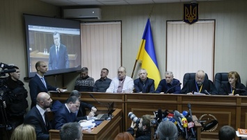Адвокаты едва не подрались на заседании суда по делу Януковича