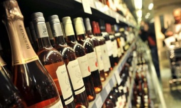 В Киеве хотят запретить ночную продажу алкоголя в МАФах и магазинах