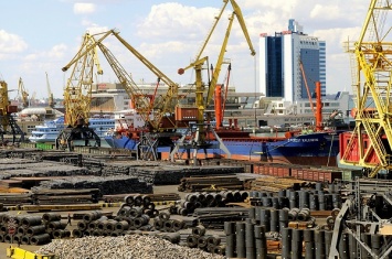 Экологи опровергли информацию о сбросе в море отходов с аммиаком в Одесском порту