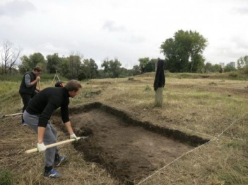В Новосибирске археологи нашли захоронение у эстакады моста