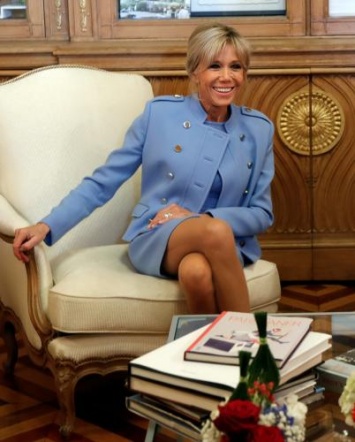Супруга президента Франции снялась в популярном телесериале