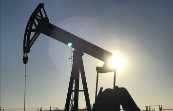 США начали добывать больше нефти, чем Саудовская Аравия и Россия
