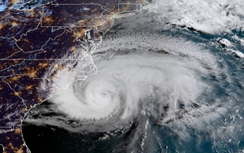 Мощнейший ураган достиг берегов США. Фото и видео последствий "Флоренса"