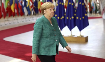 Меркель заявила, что Украина должна остаться транзитером газа