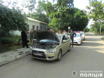 В Николаеве рецидивисты посреди дня избили и ограбили мужчину