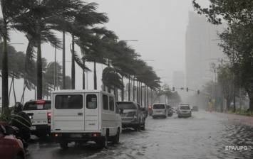 На Филиппины обрушился мощный тайфун Мангхут