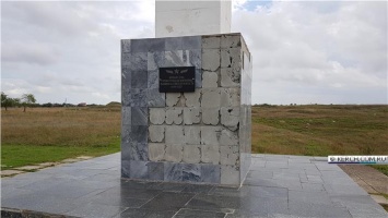 Памятник в Аджимушкае более двух месяцев стоит в разгромленном состоянии