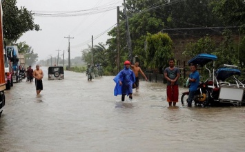 На Филиппинах тайфун Мангхут унес жизни 12 человек: в сети появились фото последствий стихии