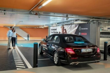 Mercedes-Benz тестирует автоматический паркинг