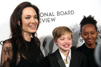 Анджелина Джоли подкупила детей дорогостоящими подарками