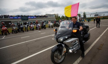 Мэр Каменского Андрей Белоусов открыл моточемпионат UA Riders CUP 2018