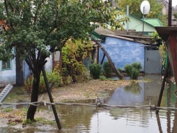 Мощный ливень затопил Бердянск. Видео