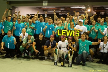 В Mercedes довольны итогами гонки в Сингапуре