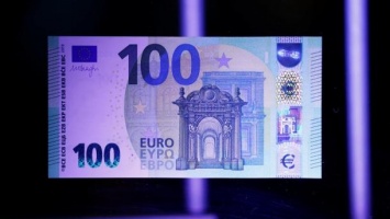 Европейский центробанк показал новые банкноты в 100 и 200 евро