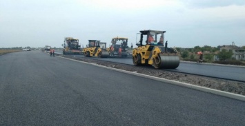 Служба автодорог показала, как ремонтируют дорогу Днепр-Царичанка-Решетиловка