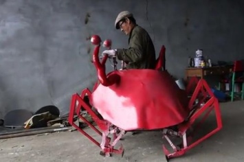 «Пьяный краб»: Китаец изобрел самого смешного робота в мире