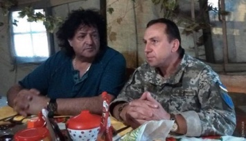 Одесскую мехбригаду навестил на фронте Иво Бобул: певец отведал солдатский обед и выступает перед бойцами