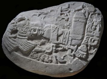 Ученые нашли алтарь древних майя: что на нем написано