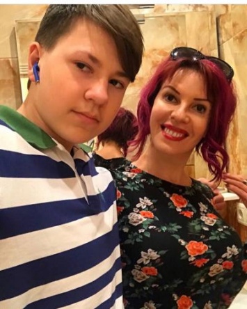 Певица Наталья Штурм увидела сына Арсения в суде спустя 3 месяца