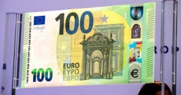 Европейский банк продемонстрировал новые банкноты 100 и 200 евро (фото)