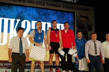 Спортсмены Луганщины привезли 5 наград с чемпионата по тяжелой атлетике