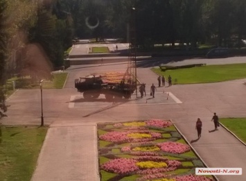 В Николаеве на Соборной площади бурят грунт: началась подготовка к реконструкции