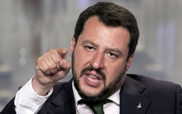 Италия посоветовала вице-президенту Еврокомиссии "извиниться и закрыться"
