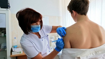 Иммунизация против гриппа: еженедельно в Крыму прививают 50 тыс человек